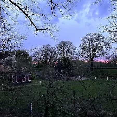 Kuscheltage Im Zirkuswagen Am Kanal Im Muensterland *