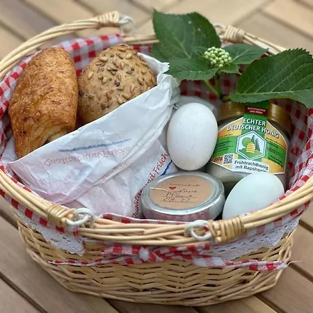 Kuscheltage Im Zirkuswagen Am Kanal Im Muensterland Recke