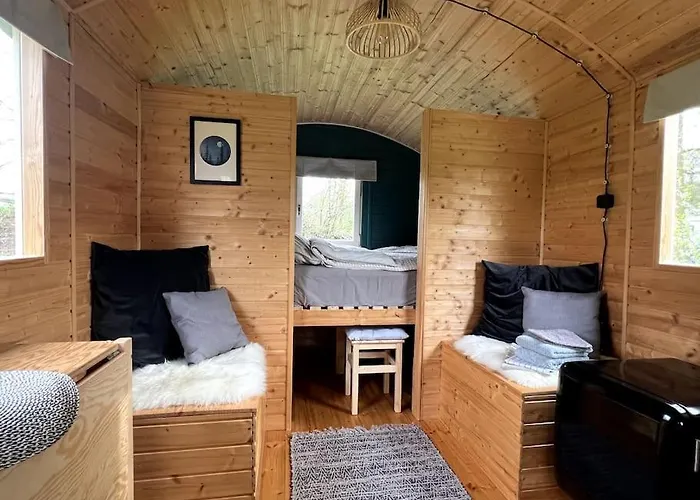 Kuscheltage Im Zirkuswagen Am Kanal Im Muensterland *