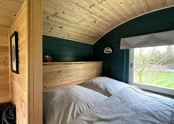 Kuscheltage Im Zirkuswagen Am Kanal Im Muensterland * Recke